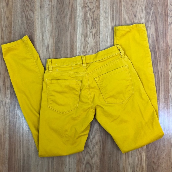 Ann Taylor LOFT Modern Skinny Mustard Pants. - Picture 3 of 4